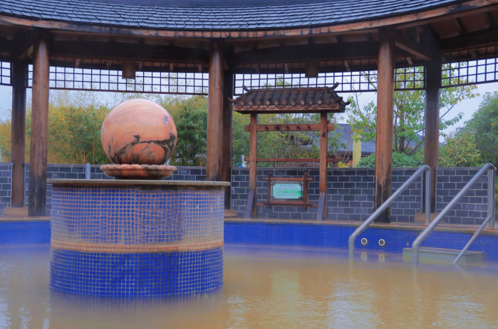 日本最美温泉泡温泉，“洗浴王”带你边泡边欣赏